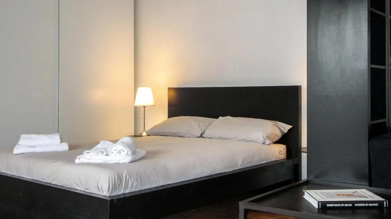 Easy Isola, For An Easy Stay Milan Apartment