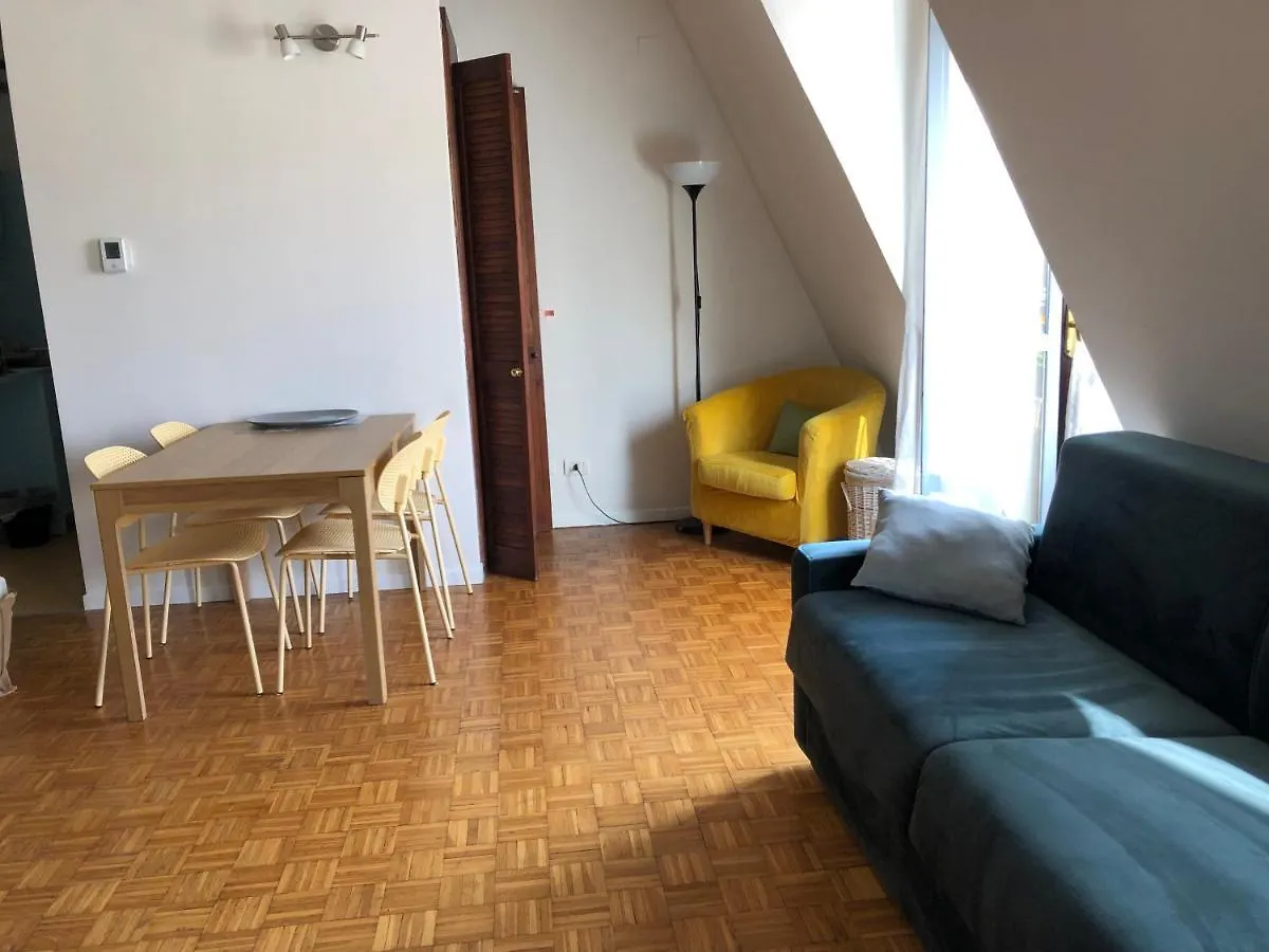 Easy Isola, For An Easy Stay Milan