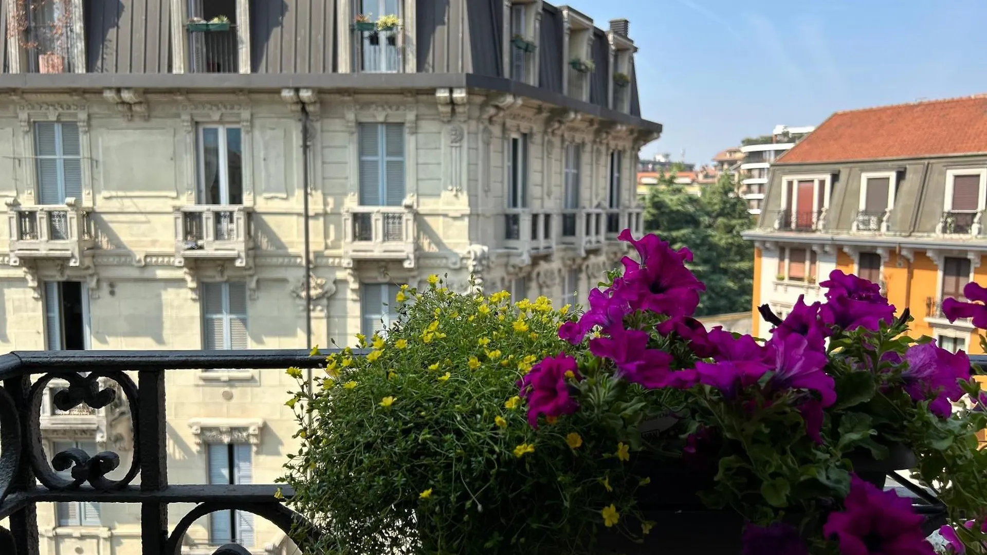 Apartment Easy Isola, For An Easy Stay Milan Italy