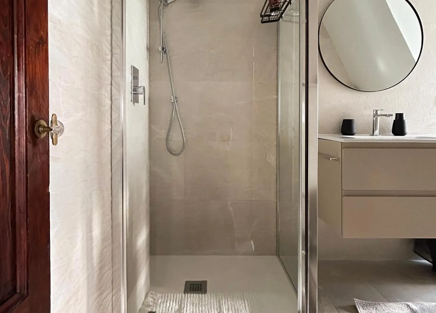 Easy Isola, For An Easy Stay Milan Italy