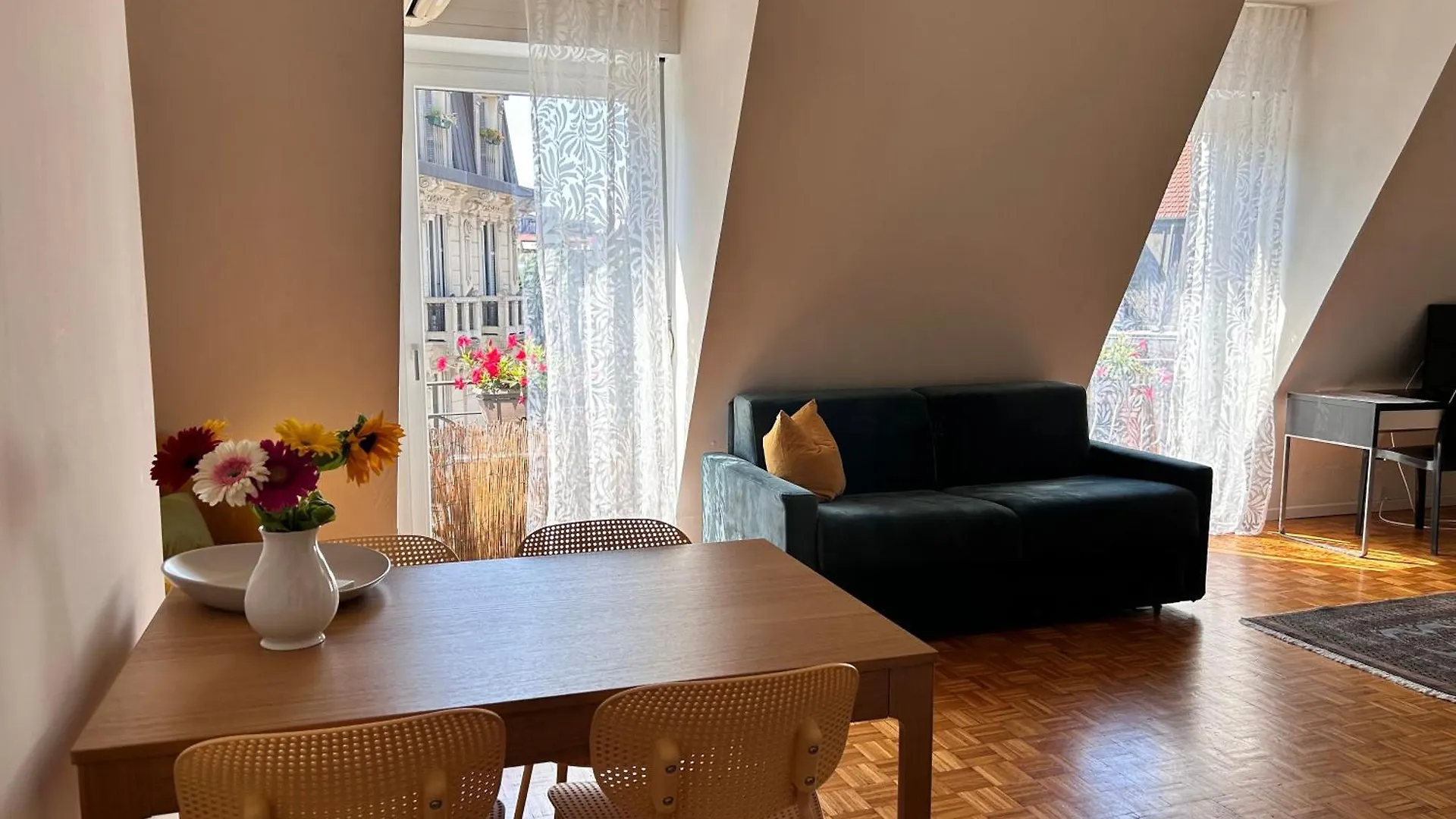 Easy Isola, For An Easy Stay Milan Apartment